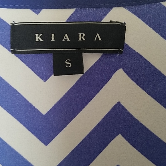 Kiara, 0011, blue and white Chevron top, size S - Picture 5 of 6